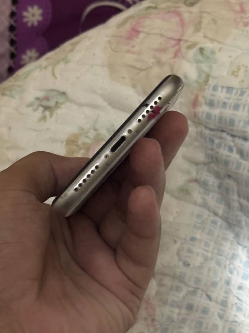 Apple iPhone X 3