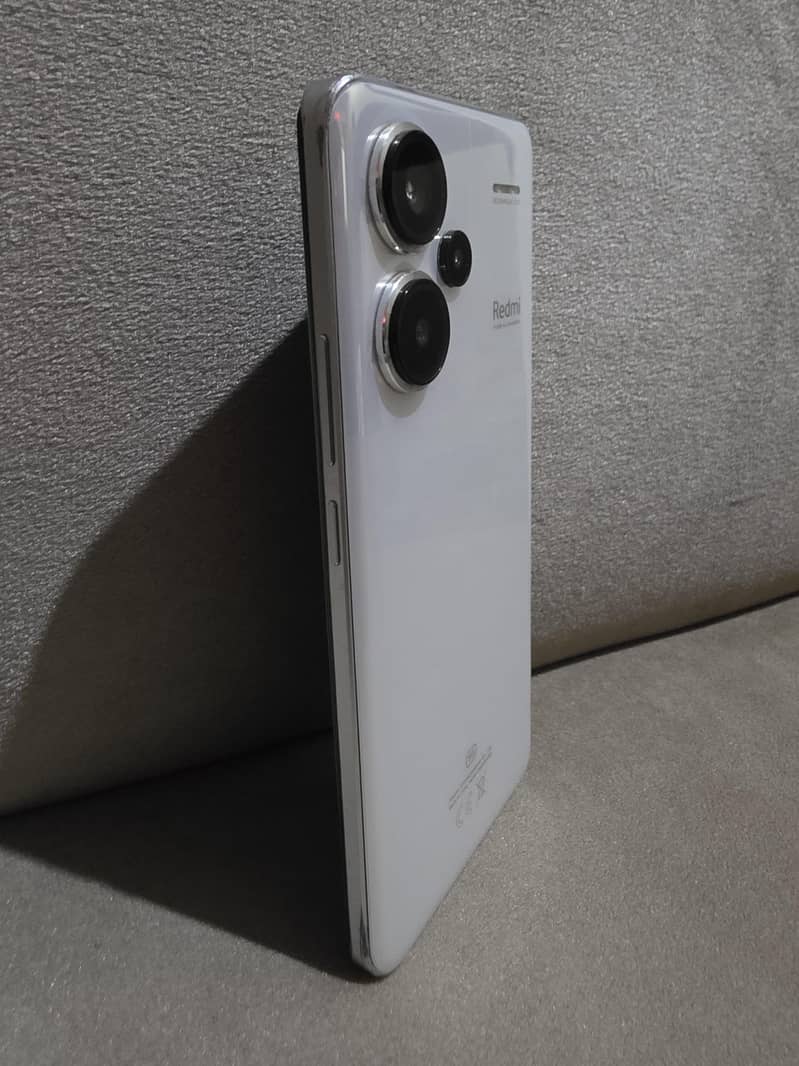 Xiaomi Redmi Note 13 Pro Plus 3
