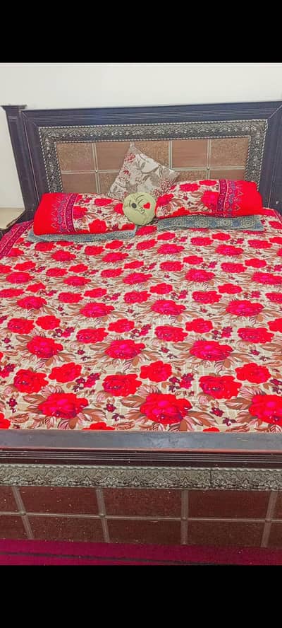 bed set nd dressing table