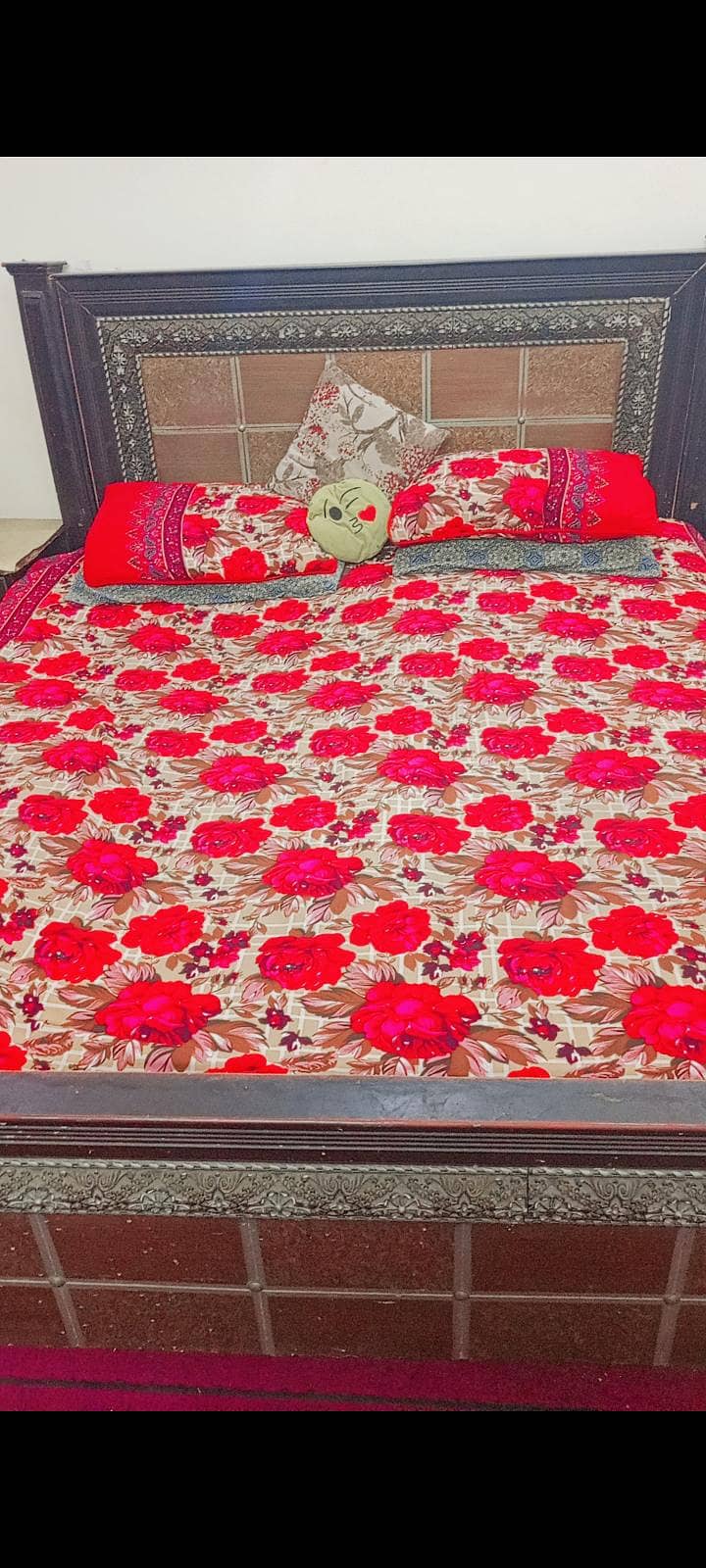 bed set nd dressing table 0