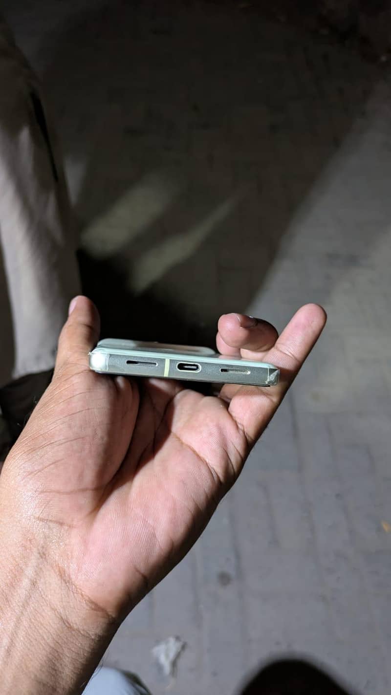 Google Pixel 7 4