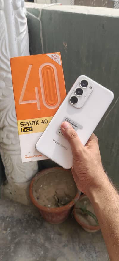 Tecno Spark 40 pro Plus