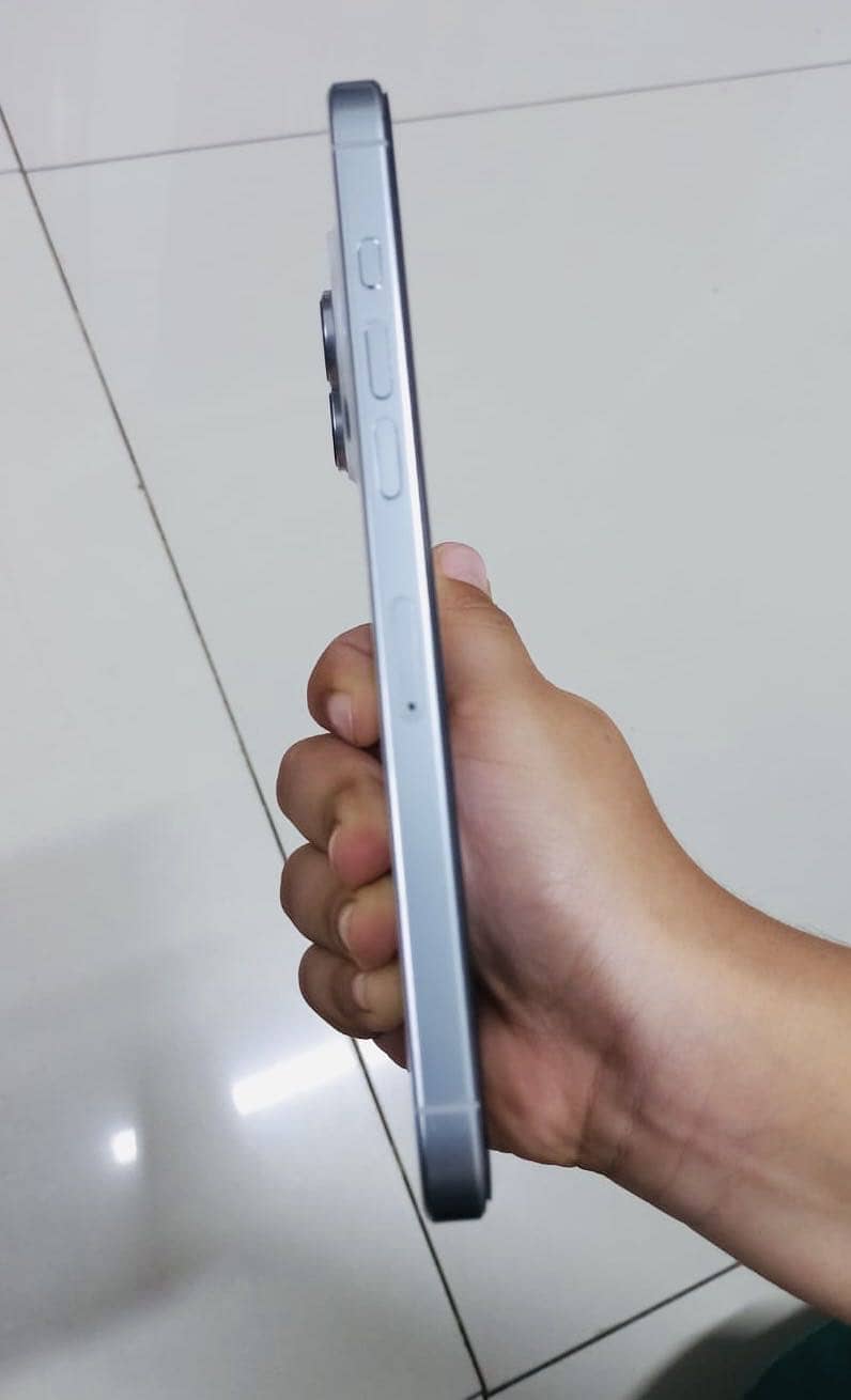 Apple iPhone 16 Pro Max 2