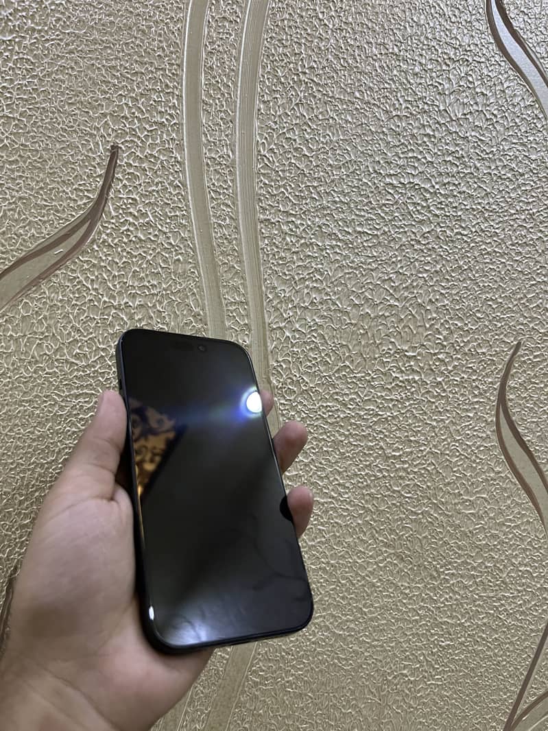Apple iPhone 15 3