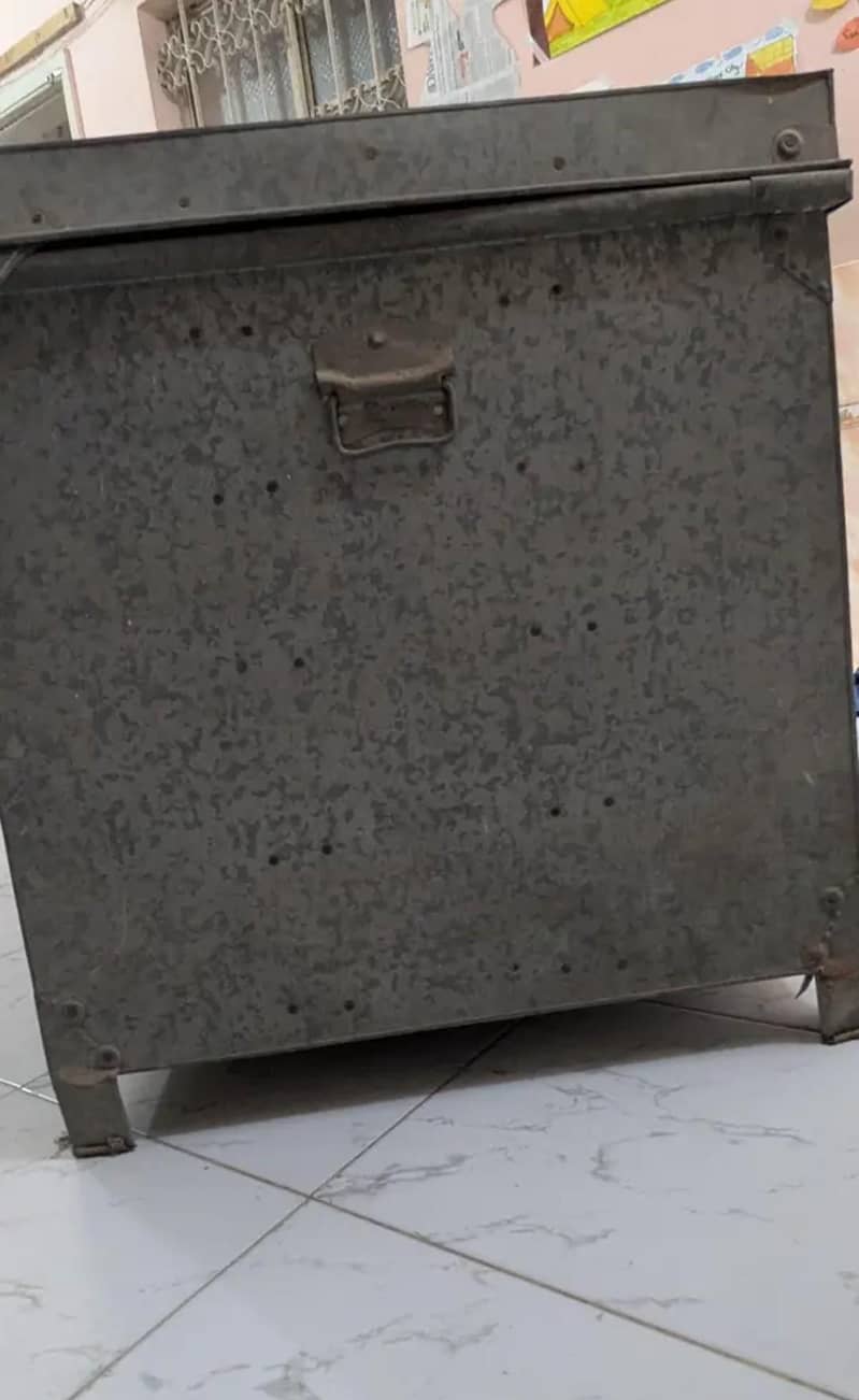 This trunk For Sell 1