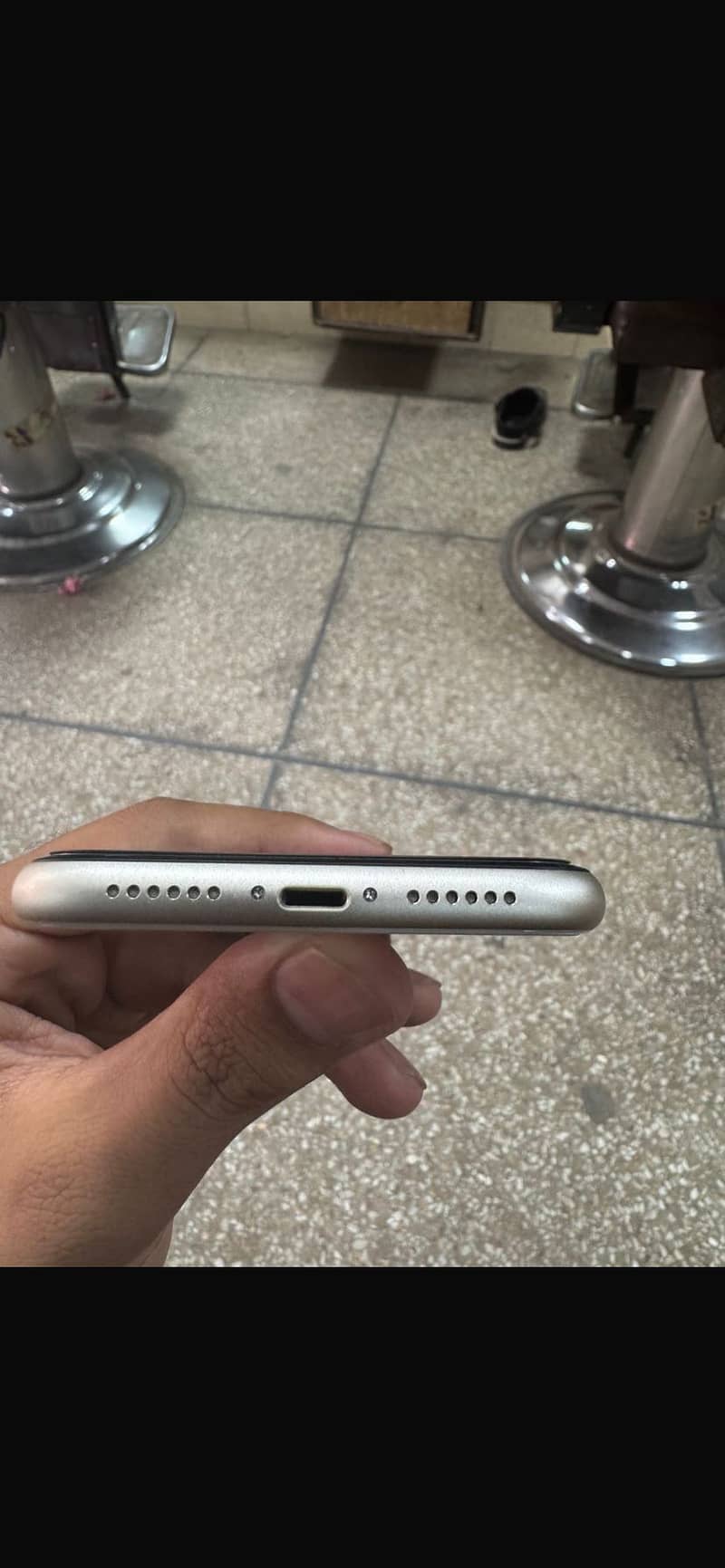 Apple iPhone 11 4