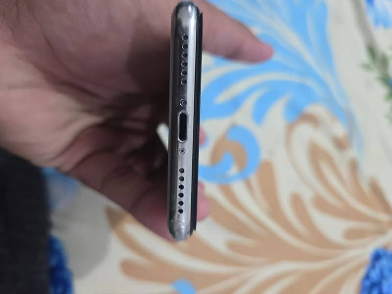 Apple iPhone X 5