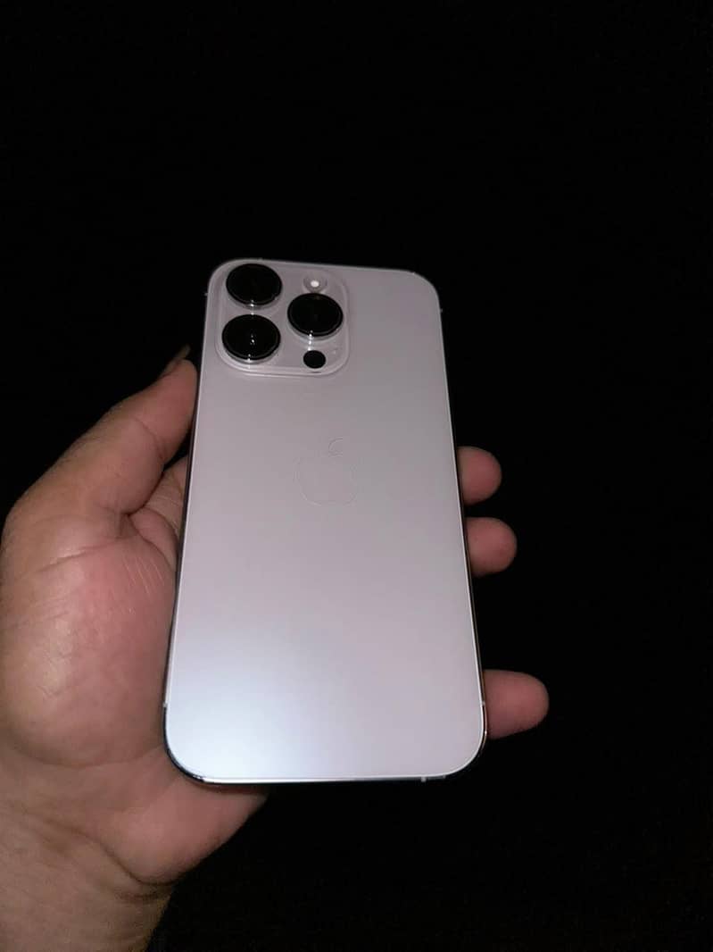 Apple iPhone 14 Pro 0