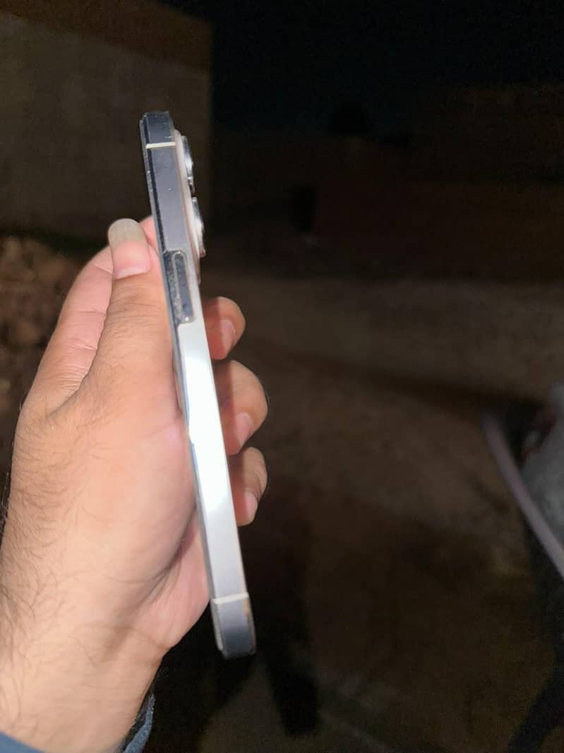 Apple iPhone 14 Pro 3