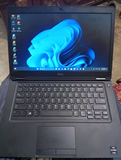 Dell latitude Ryan 5 pro i5 8th generation