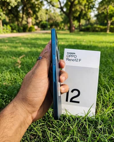 OPPO Reno12 F