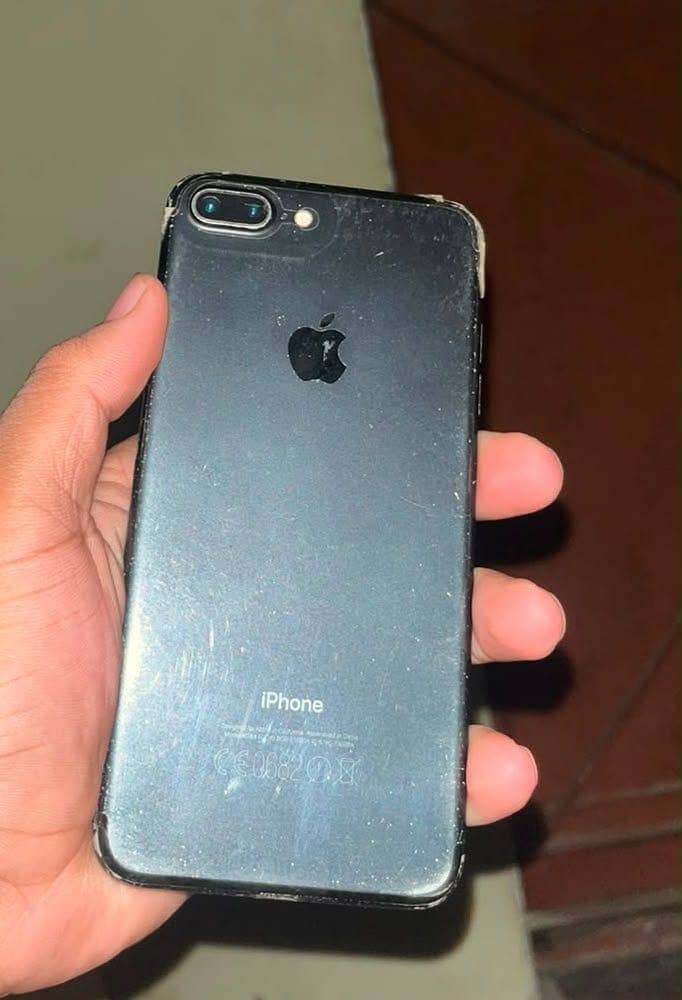Apple iPhone 7 Plus 1