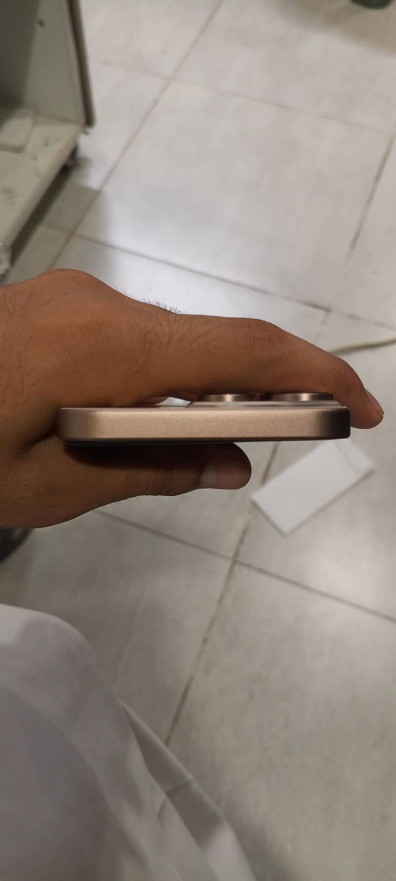 Apple iPhone 16 Pro Max 4