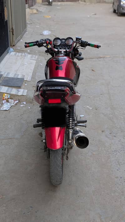 Yamaha YBR 125 With Exhaust & Modification Work