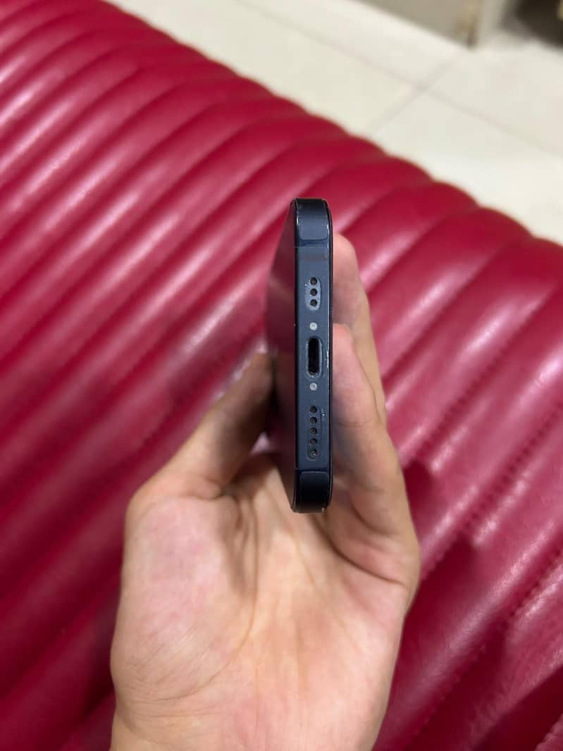 Apple iPhone 13 5