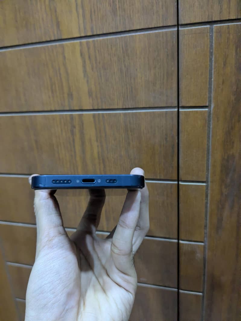 Apple iPhone 14 3