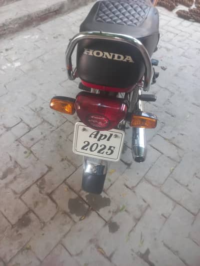 10by 9 full ok hy koi musal nah hy mobil num 03218185661