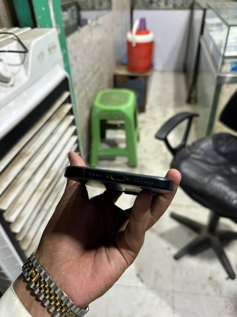 Apple iPhone 15 plus 2