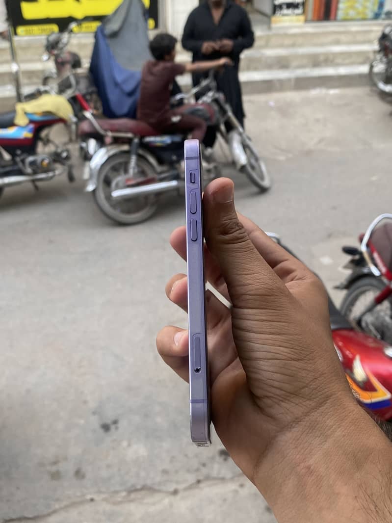 Apple iPhone 12 2