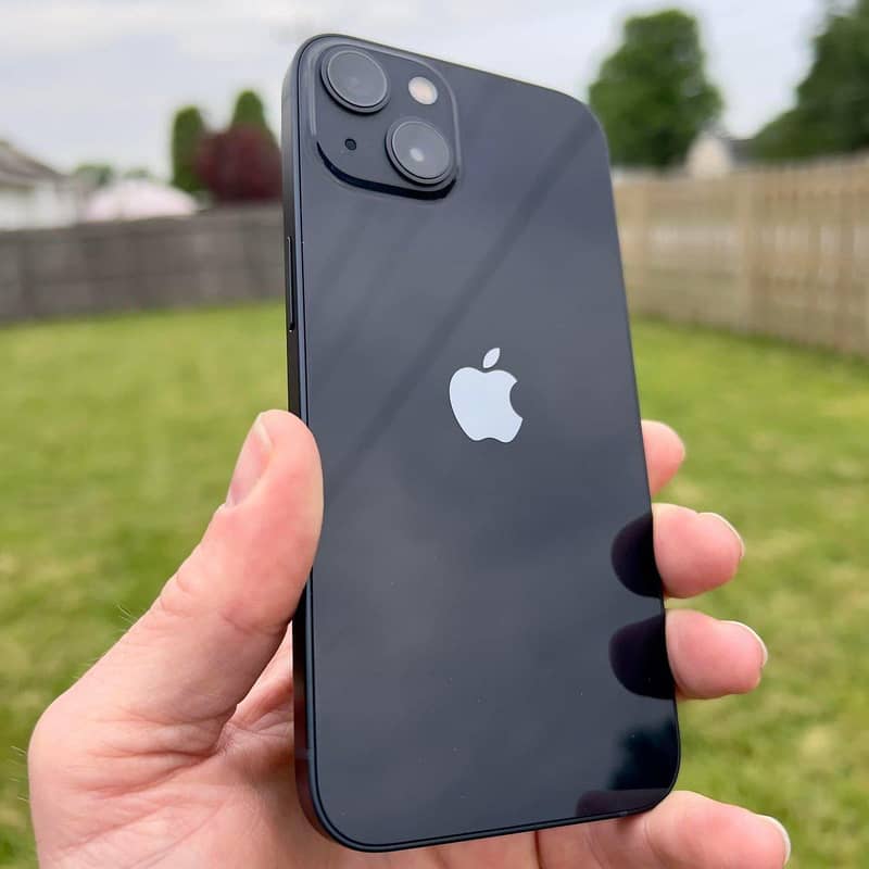 Apple iPhone 13 0