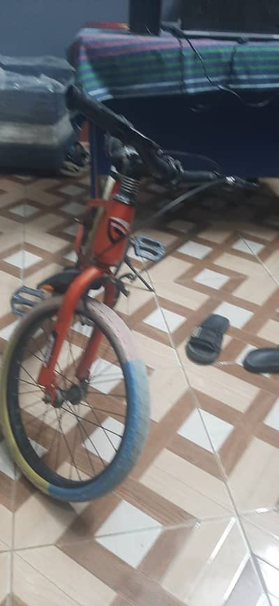 i an selling my biycyclein good condtion at a very reasonable price. !!