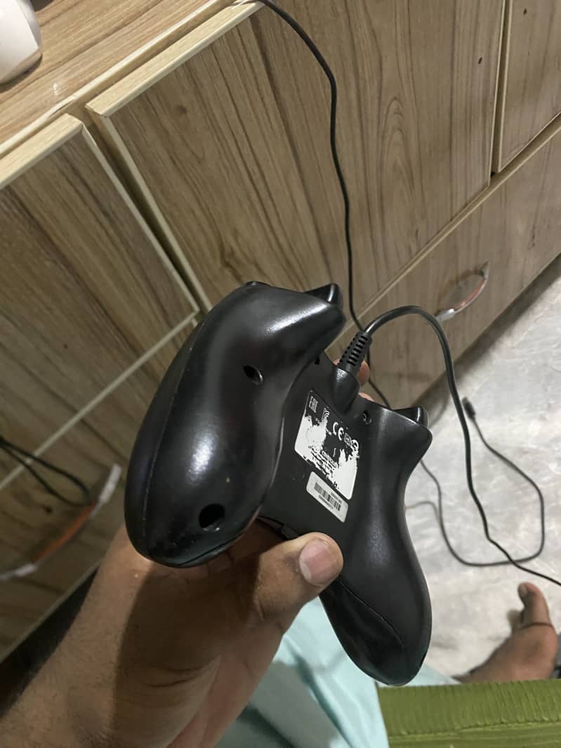 Xbox 360 Wired Controller 8