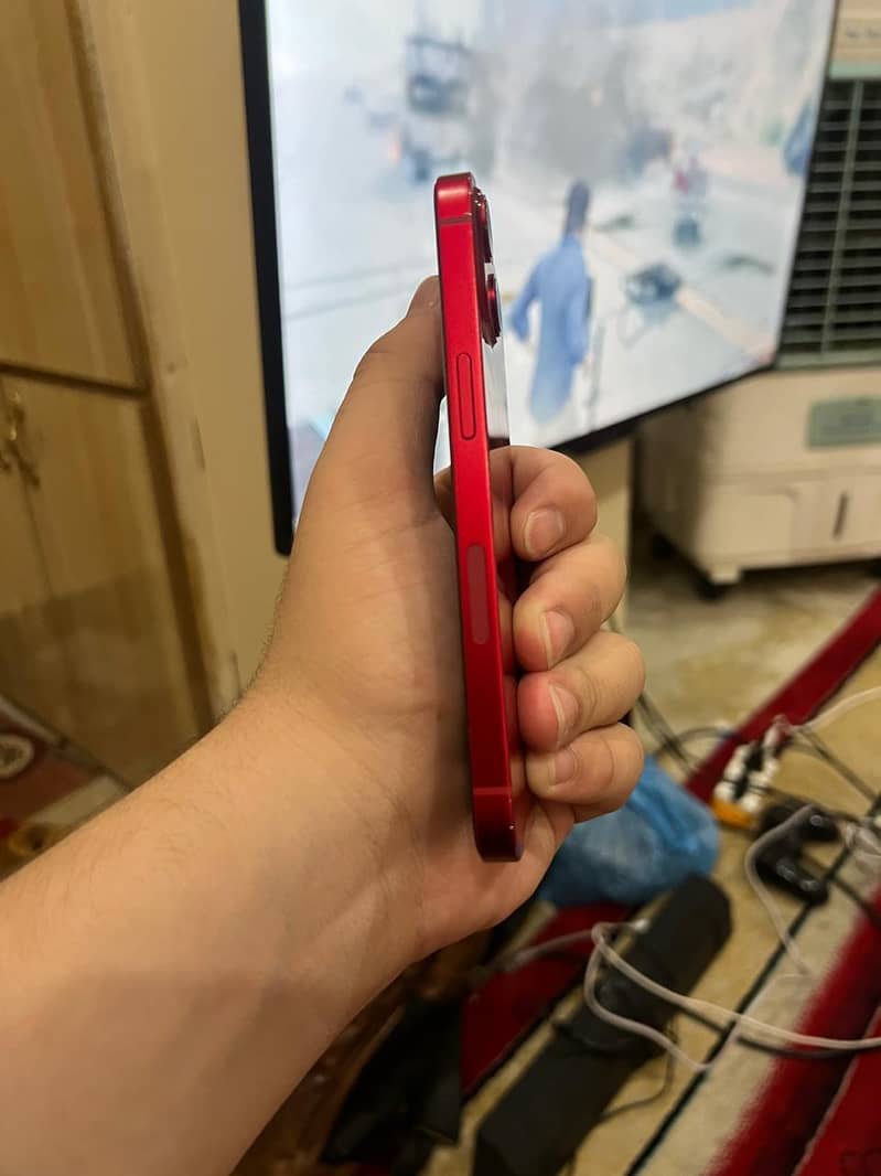 Apple iPhone 13 2