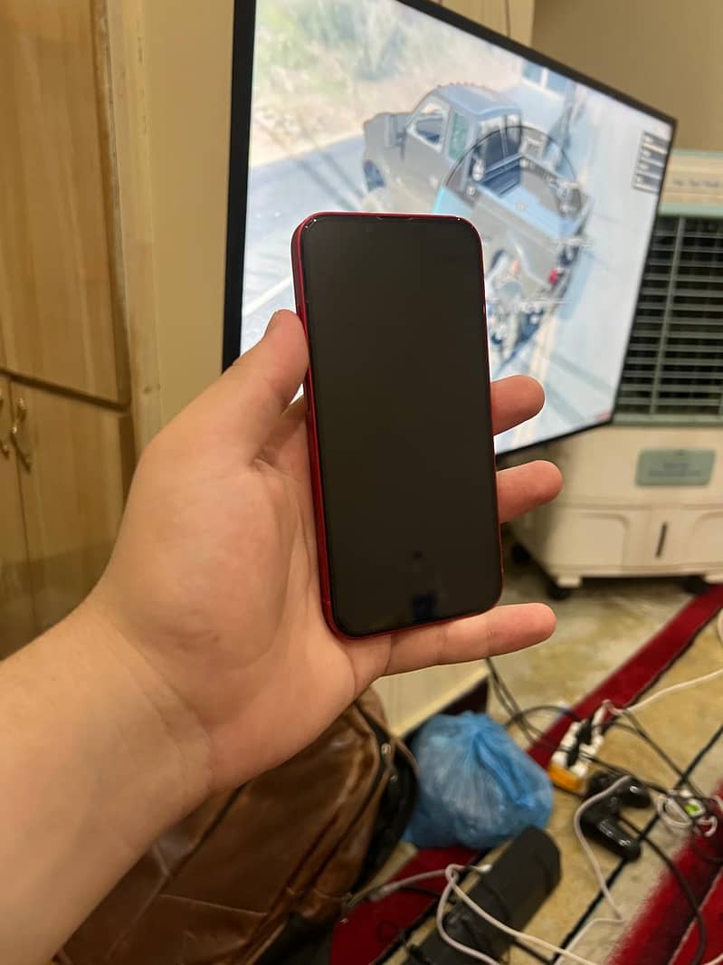 Apple iPhone 13 4