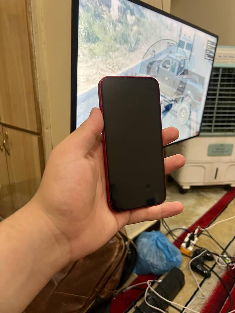 Apple iPhone 13 8