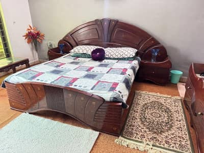 Sheesham Wood Solid Bed Set Along with Dressing Table