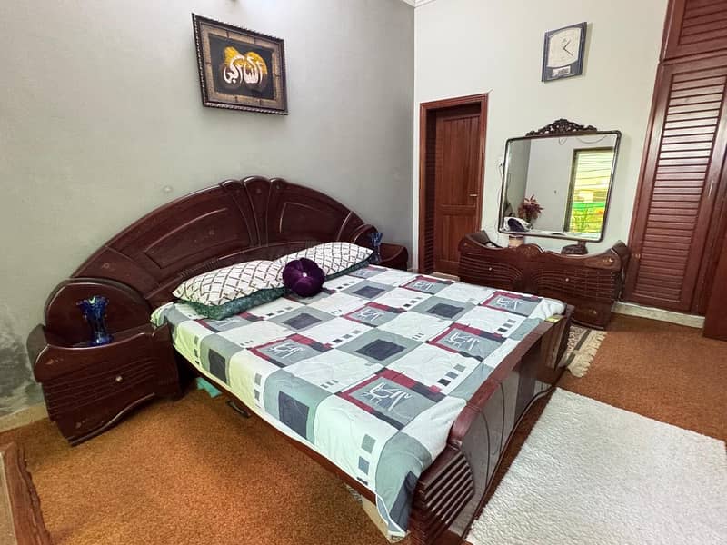 Sheesham Wood Solid Bed Set Along with Dressing Table 1
