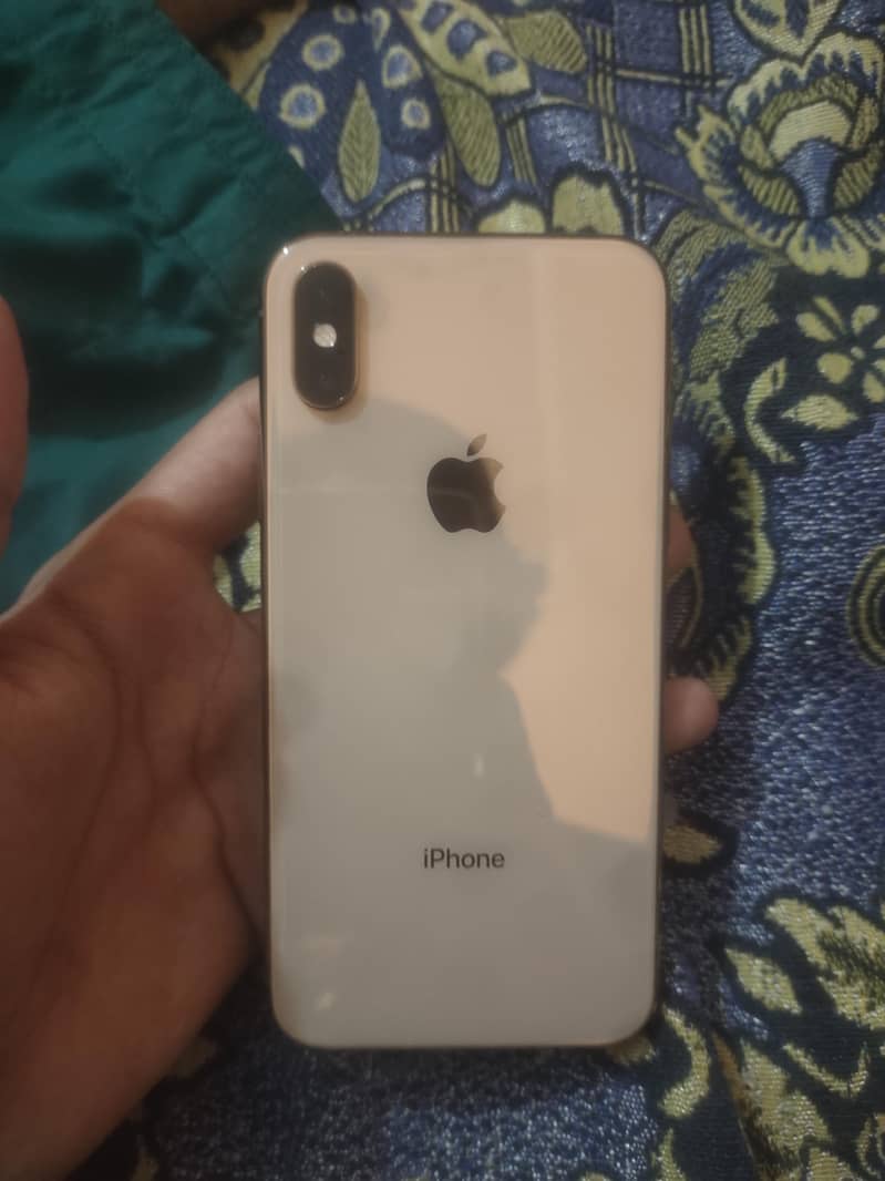 Apple iPhone XS 4
