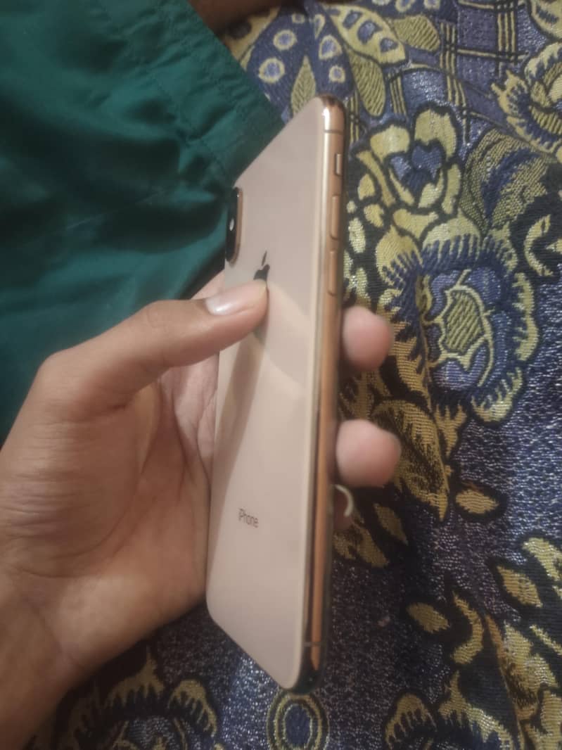 Apple iPhone XS 5