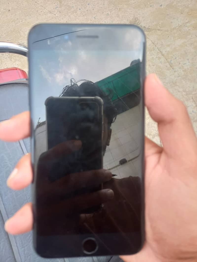 Apple iPhone 7 Plus 1