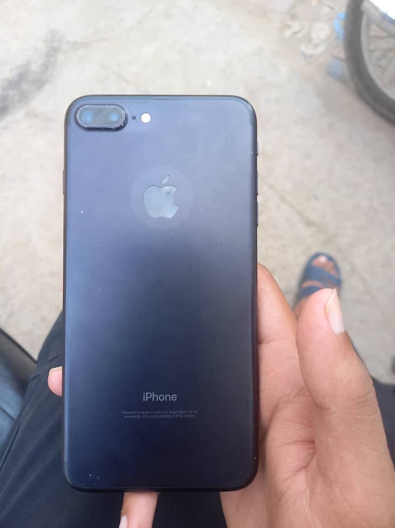 Apple iPhone 7 Plus 0