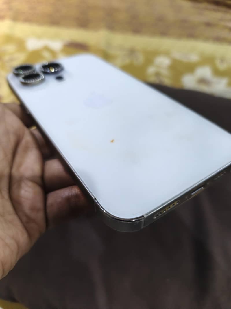 Apple iPhone 14 Pro Max 6