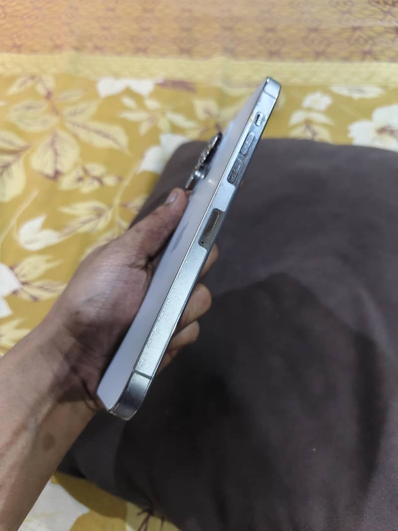 Apple iPhone 14 Pro Max 7
