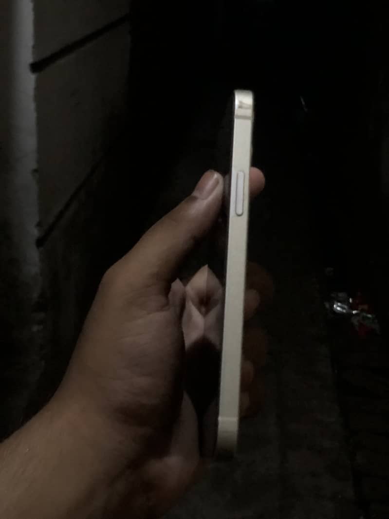 Apple iPhone 12 3