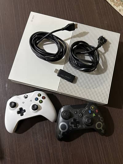 Xbox One S 1TB — 17 Games Included