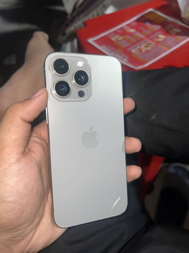 Apple iPhone 15 Pro Max 6