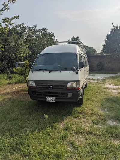 Toyota hias 2013 model