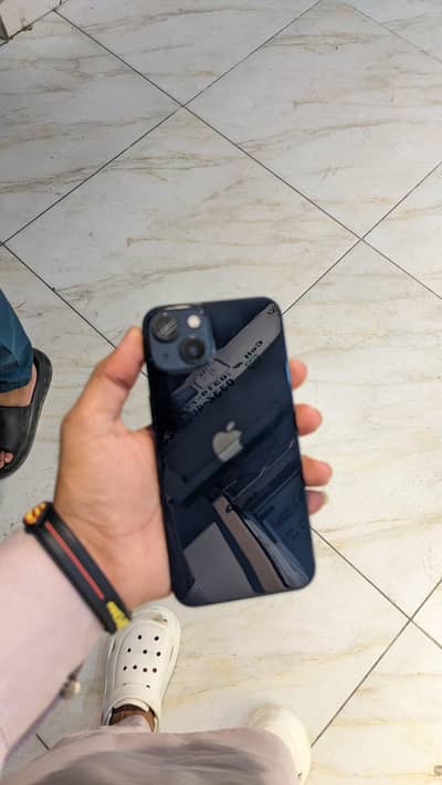 Apple iPhone 13