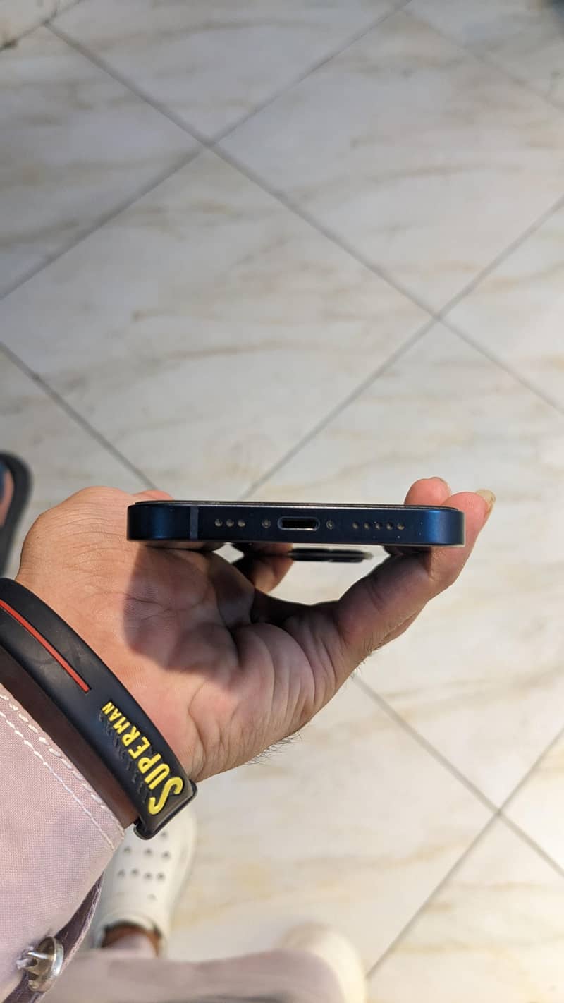 Apple iPhone 13 2