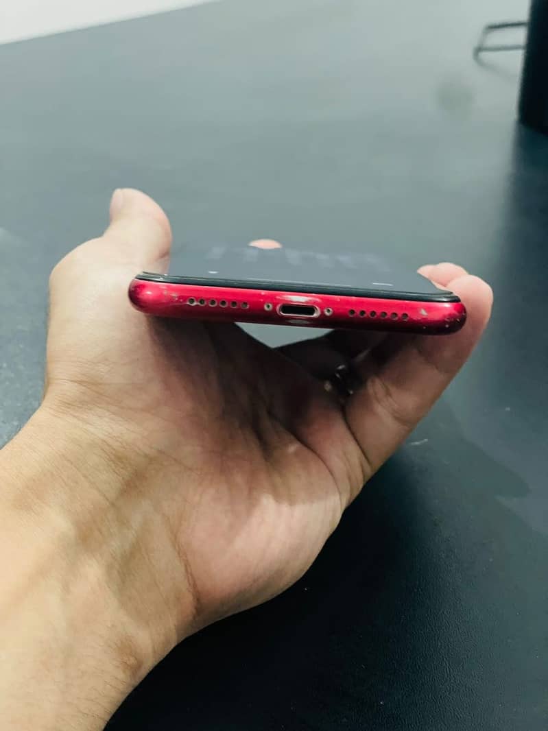 Apple iPhone 11 4