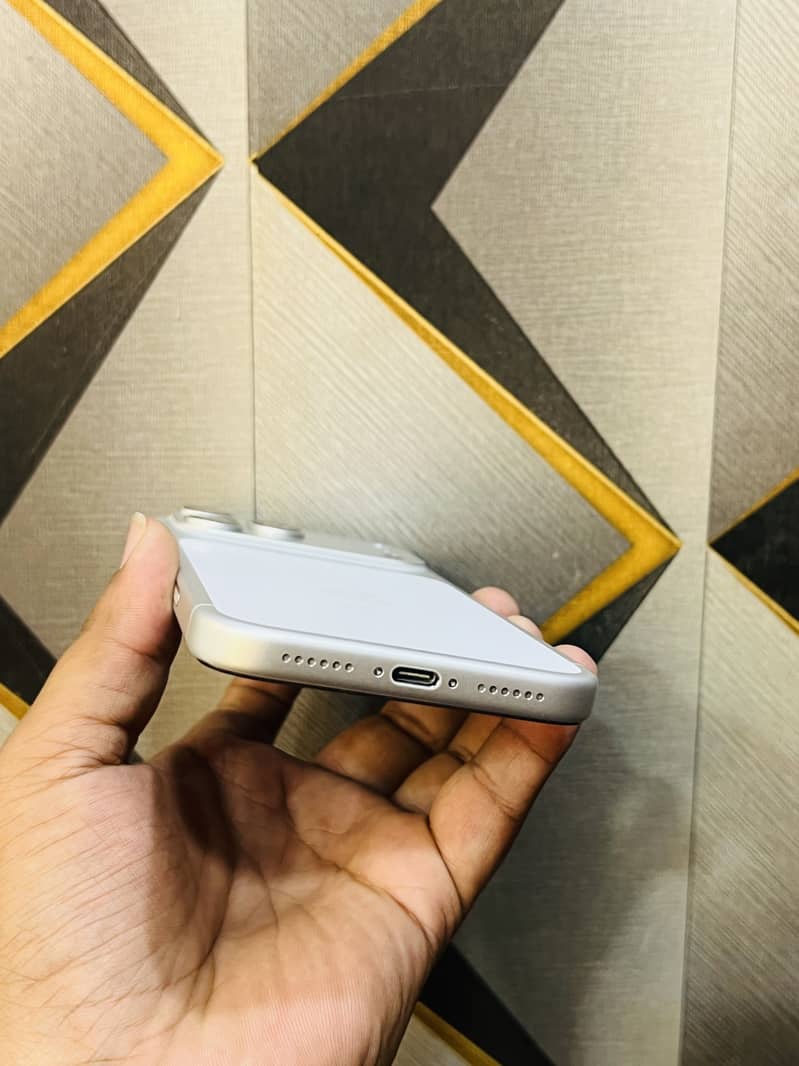 Apple iPhone 17 Pro Max 11