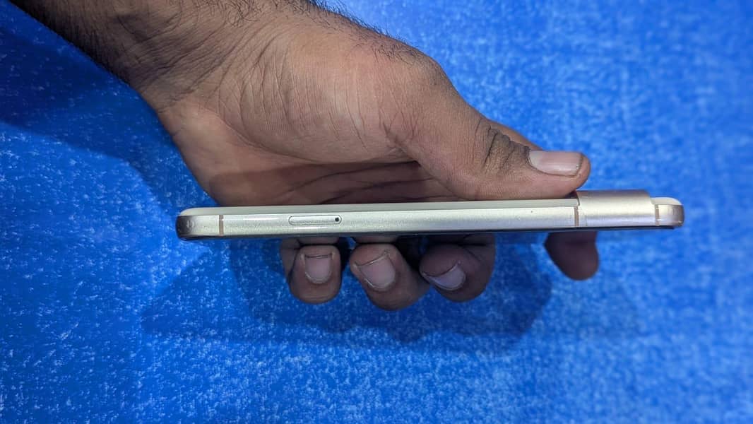 Google Pixel 8 2