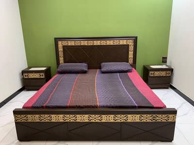 wooden bed with side table and mattress ( 10/10 condition)