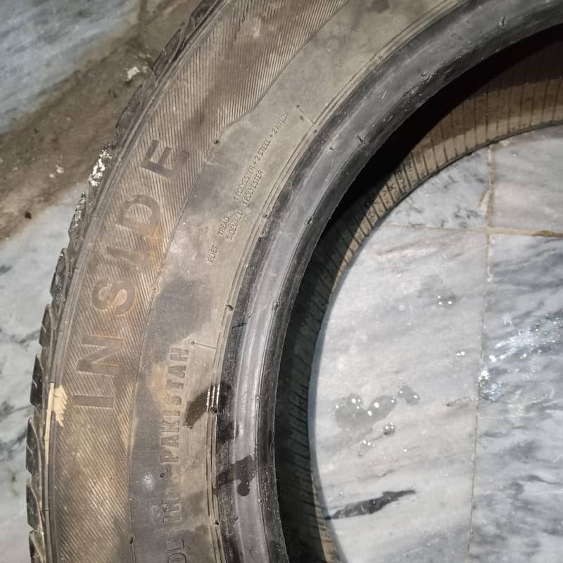 گاڑی کے ٹائر 1
