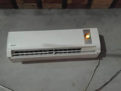 Gree Ac SADA ac hai chil Cooling genuine totally