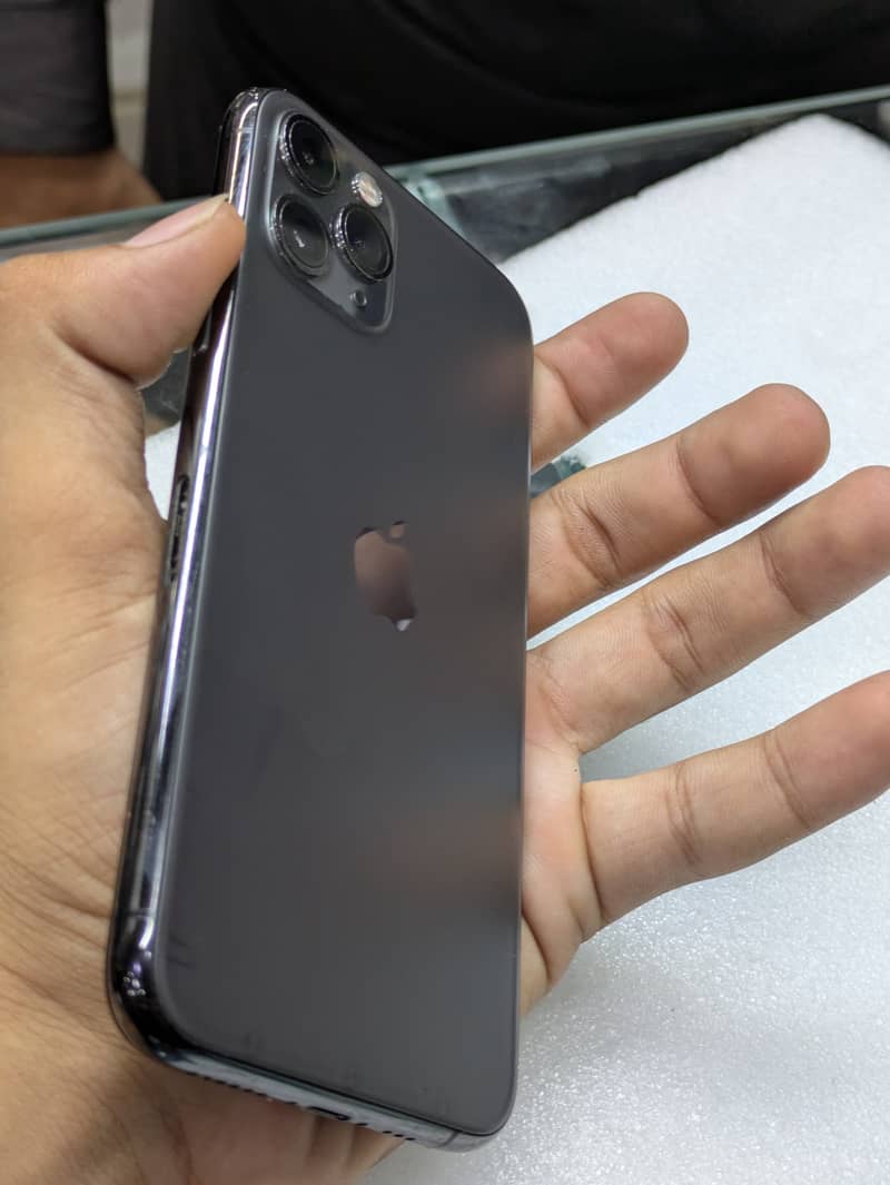 iphone 11 pro 2